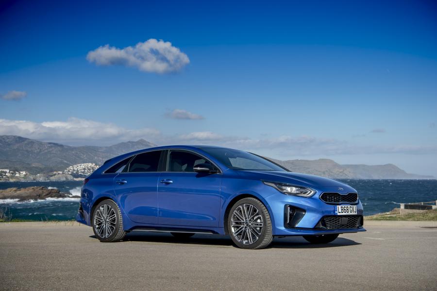  Kia ProCeed GT Line S 2019 года  (UK) (фото 11 из 41)